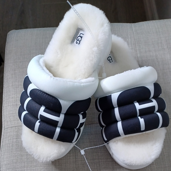 UGG Maxi Slide Logo Women's Slides Slippers White & Black UGG Logo Size 7 New - Picture 5 of 11